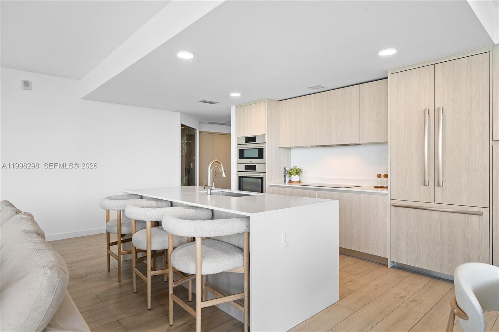 ARIA ON THE BAY CONDO - Residential