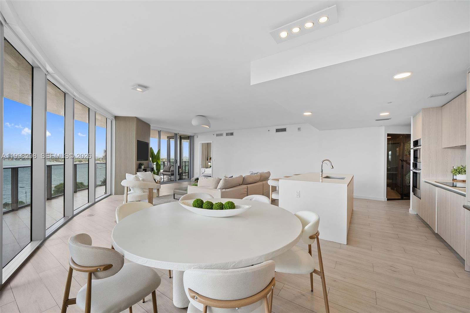 ARIA ON THE BAY CONDO - Residential