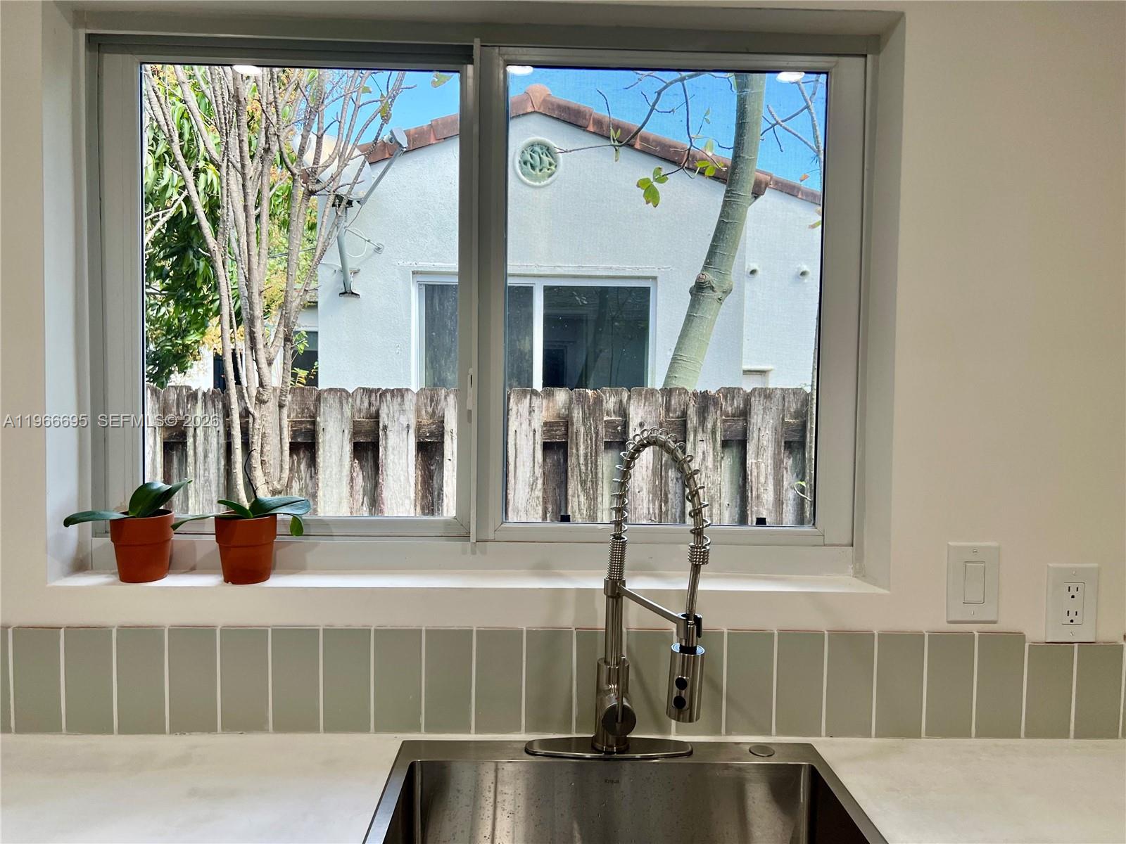 1623 Johnson St 1623