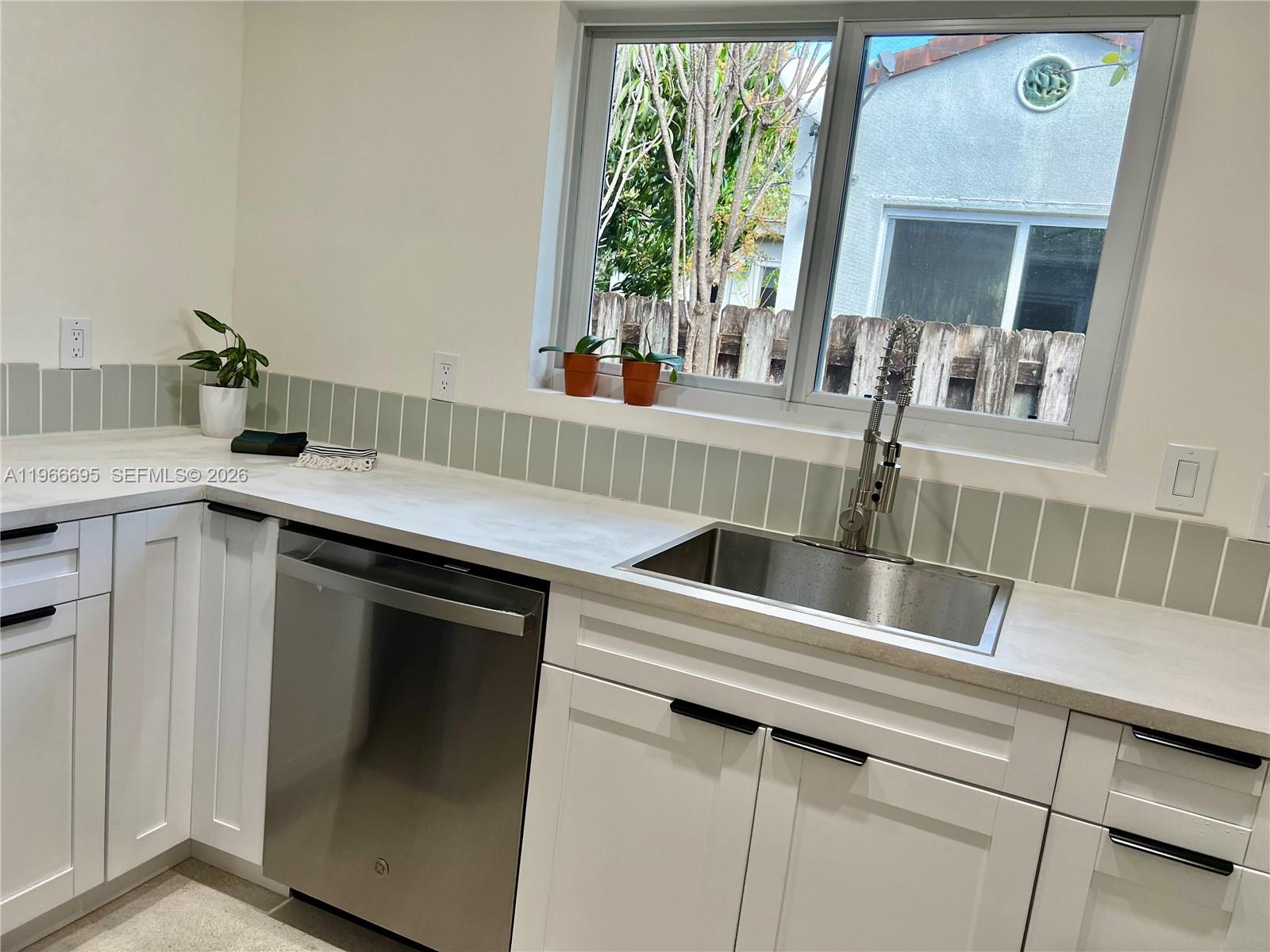 1623 Johnson St 1623