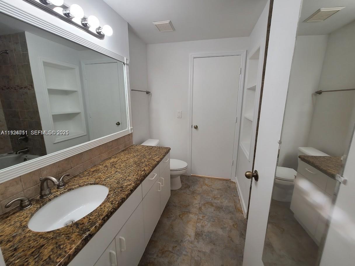 SECTORS 3 & 4 BOUNDARY PL - Residential Lease