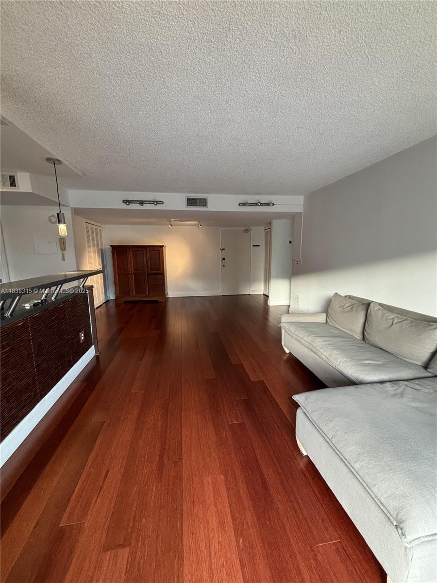1455 West Ave 403