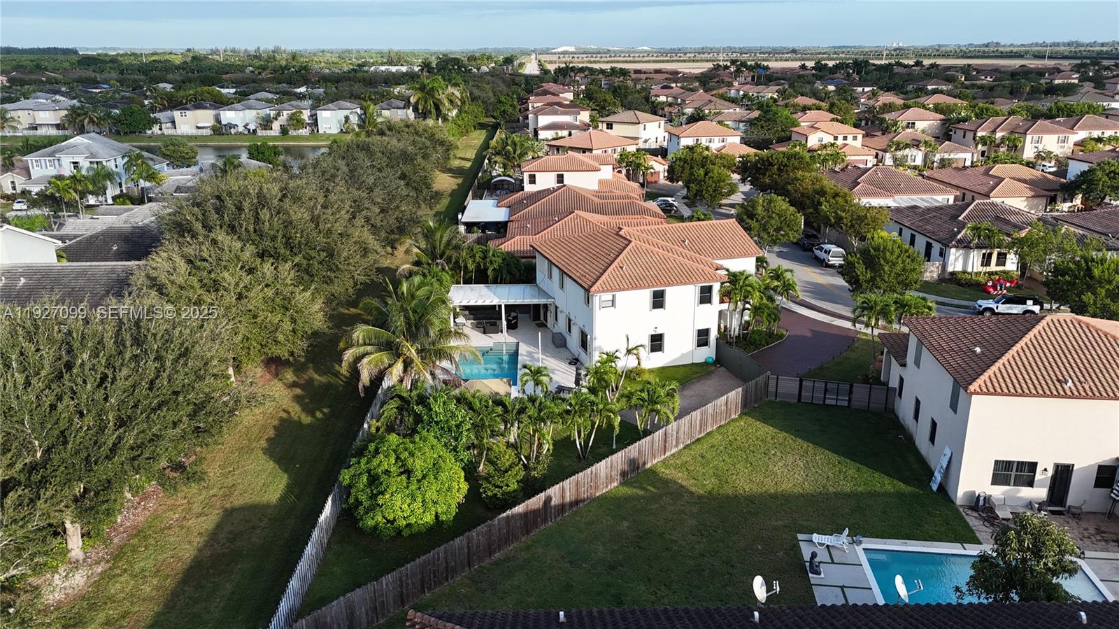 BAYWINDS OF DOMINICA AND - Residential