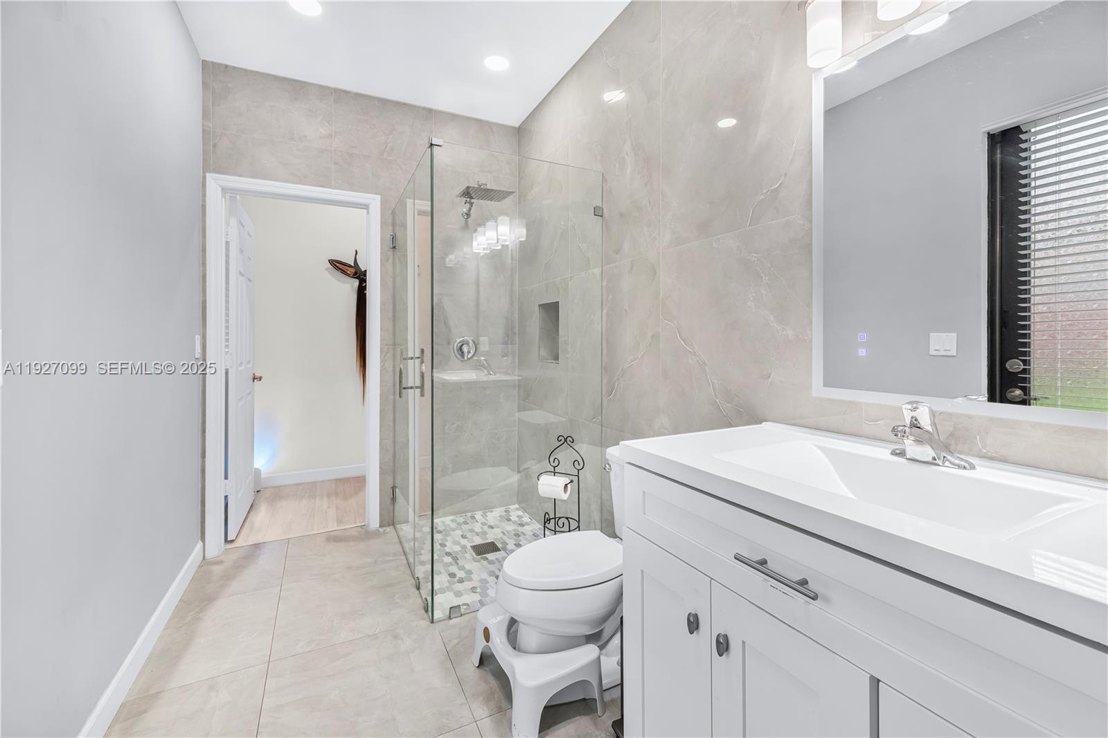 BAYWINDS OF DOMINICA AND - Residential