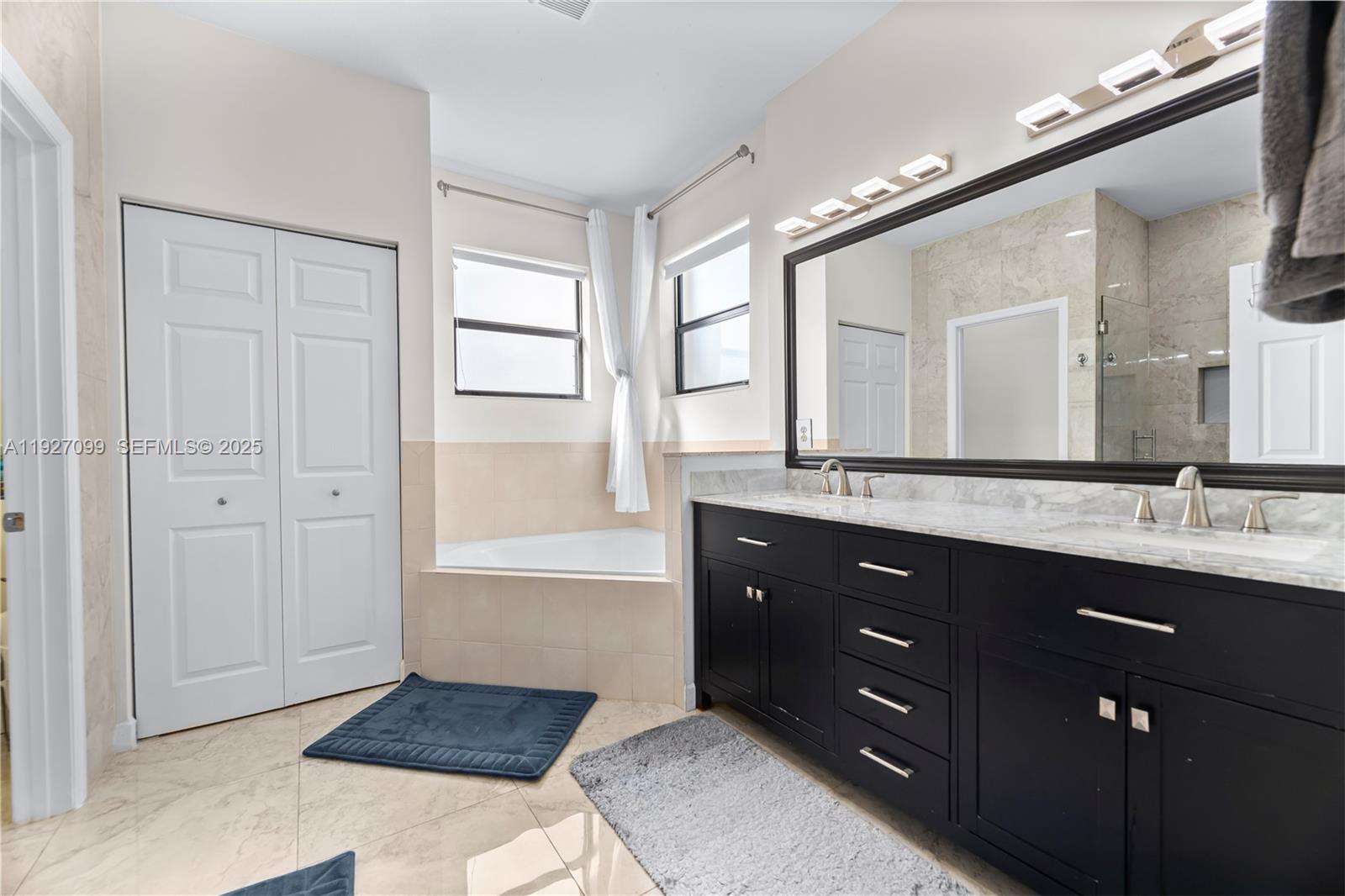 BAYWINDS OF DOMINICA AND - Residential