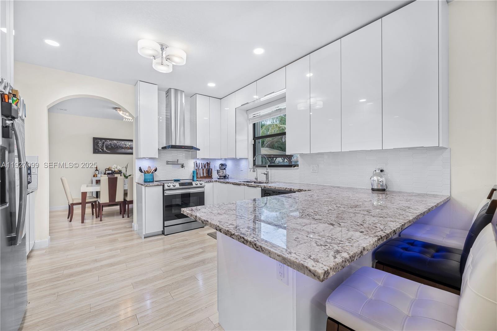 BAYWINDS OF DOMINICA AND - Residential