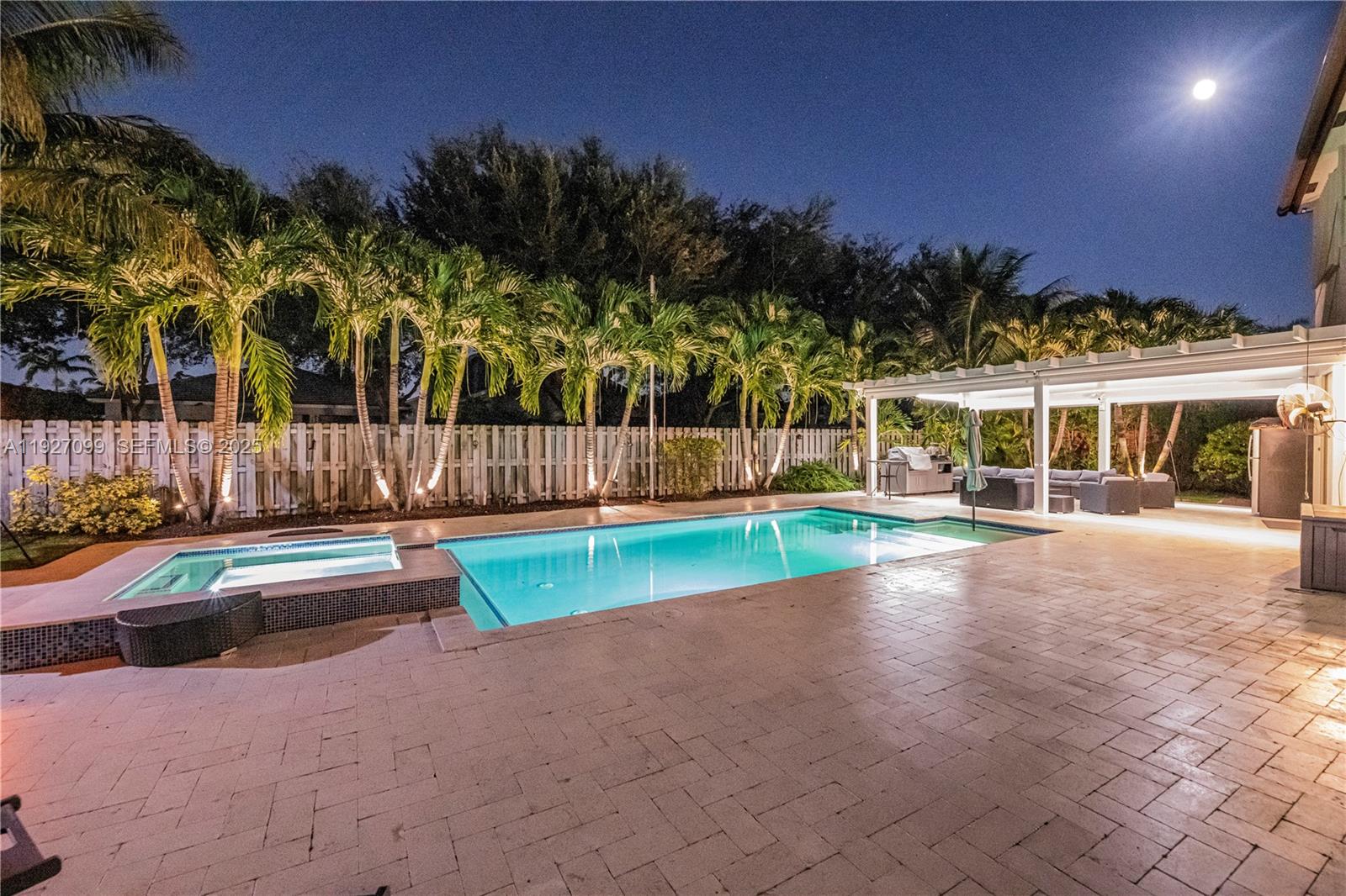 BAYWINDS OF DOMINICA AND - Residential