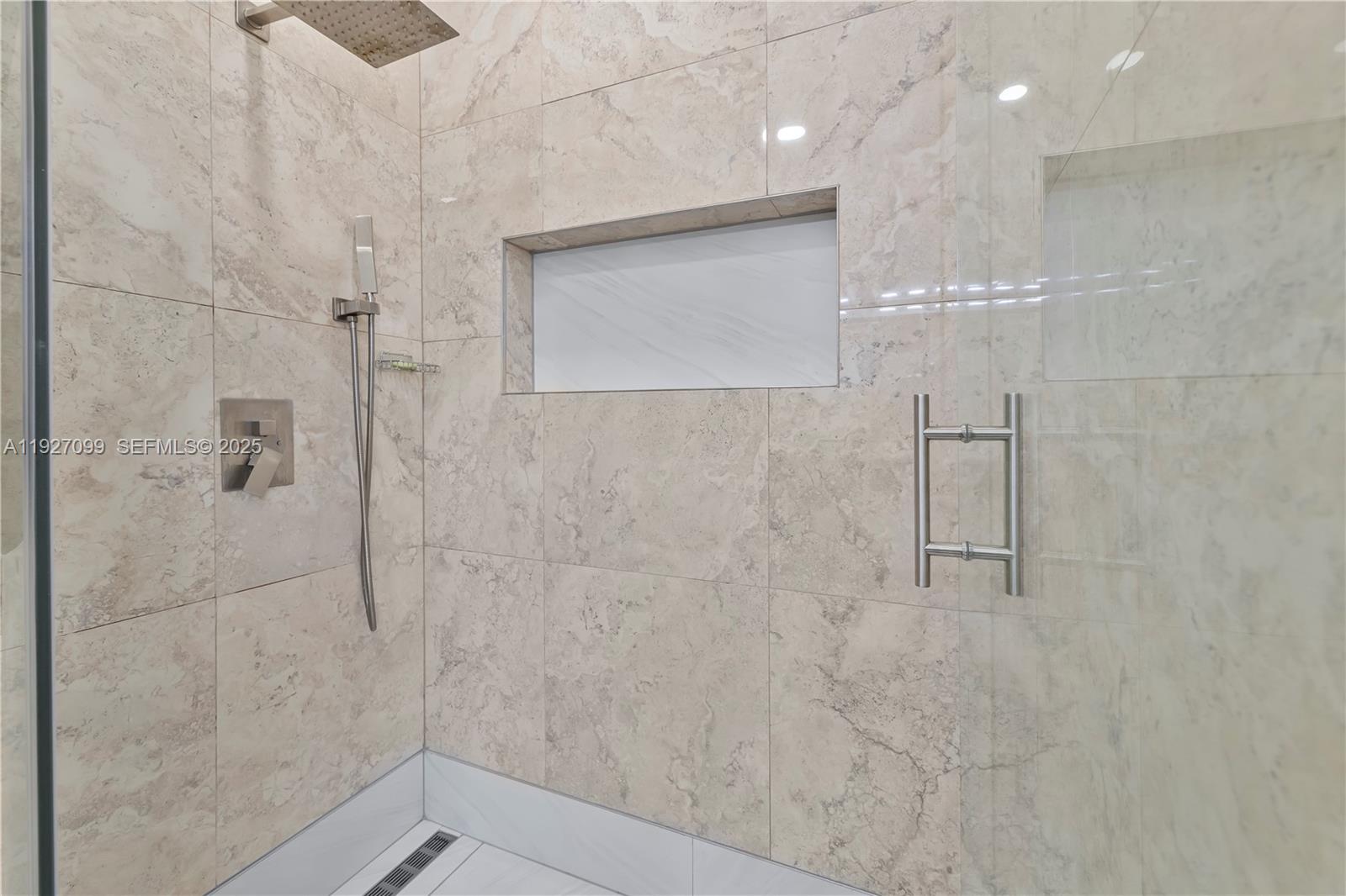 BAYWINDS OF DOMINICA AND - Residential