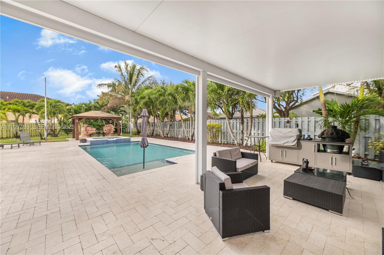 BAYWINDS OF DOMINICA AND - Residential