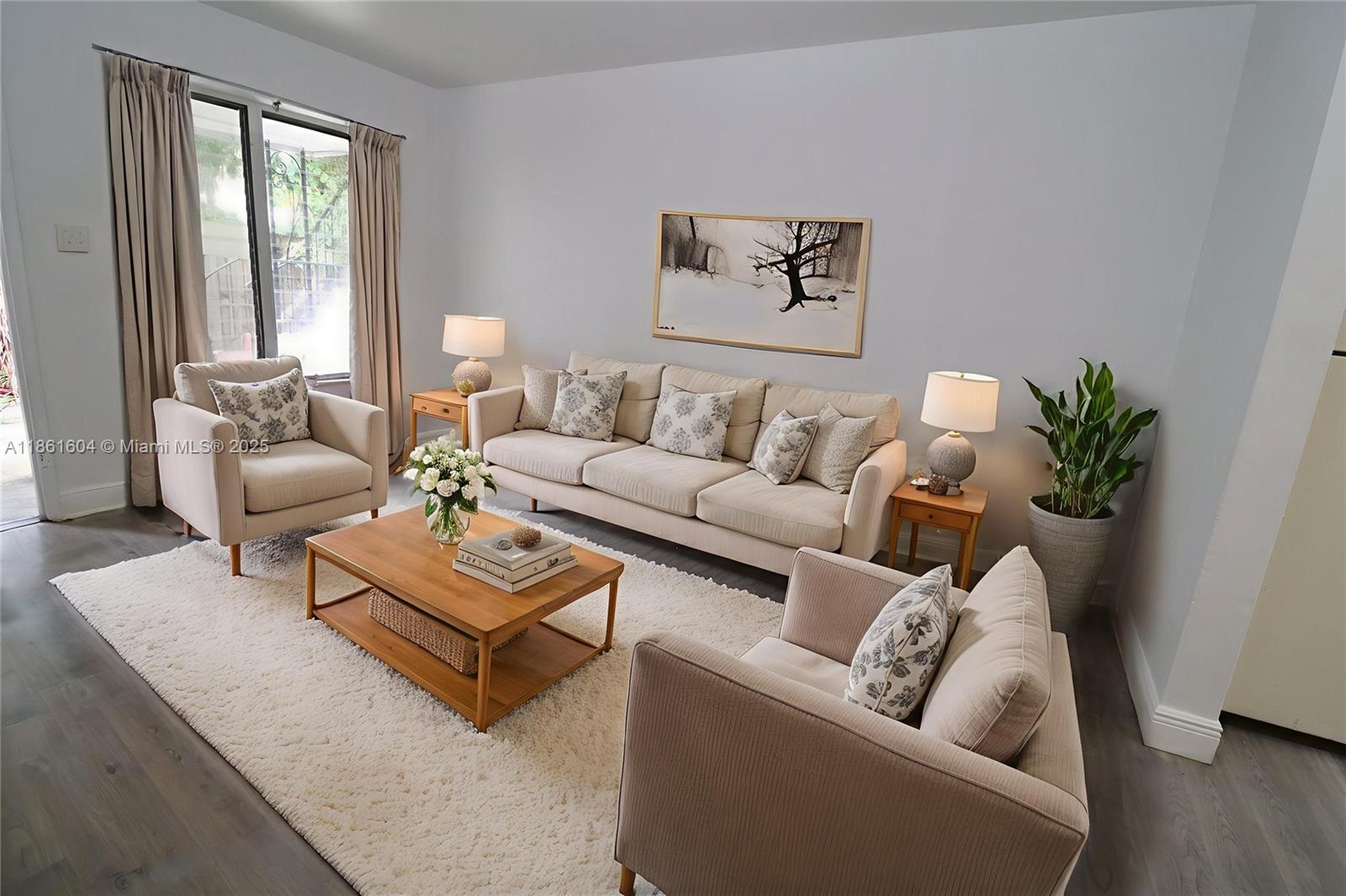 Spacious 1 bd apartment with Private Terrace & a separate Private Patio/Garden area. Open concept kitchen. Located in the prestigious Victoria Park enclave of Ft Lauderdale 1 reserved parking spot ,laundry room on site. Walk to Holiday park, the Jimmy Evert Tennis center, Las Olas Cafes .shopping & entertainment.1 mile to world renowned Ft Lauderdale Beach, PET FRIENDLY boutique garden style complex, rapid approval.
