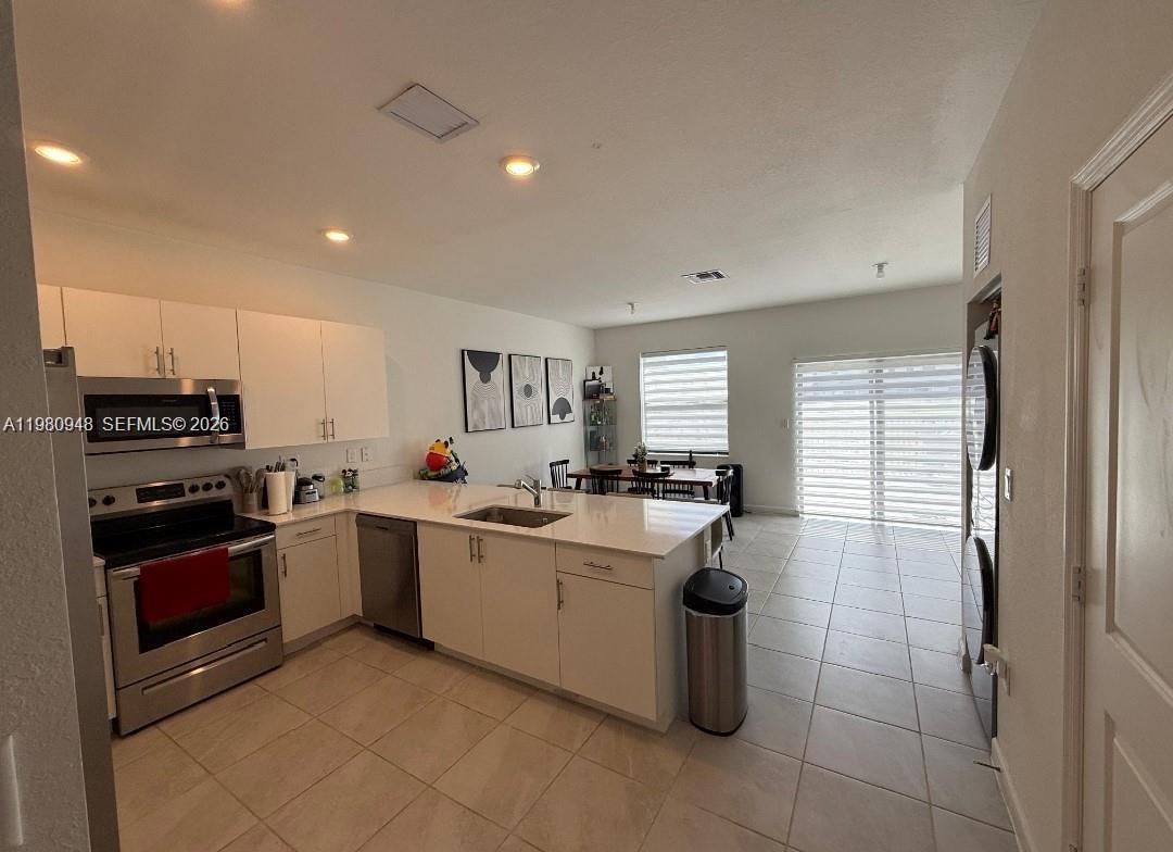 ¤ENCLAVE SOUTH PHASE 2 - Residential