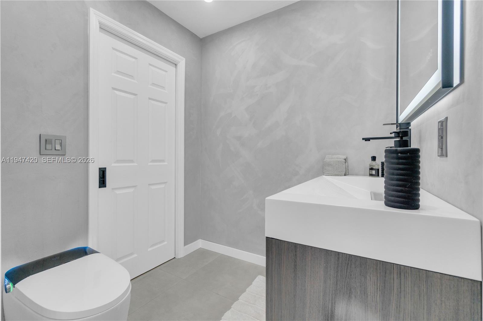 LYONS PARK FIRST ADD - Residential