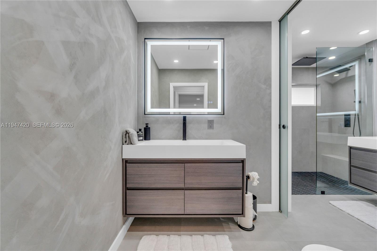 LYONS PARK FIRST ADD - Residential