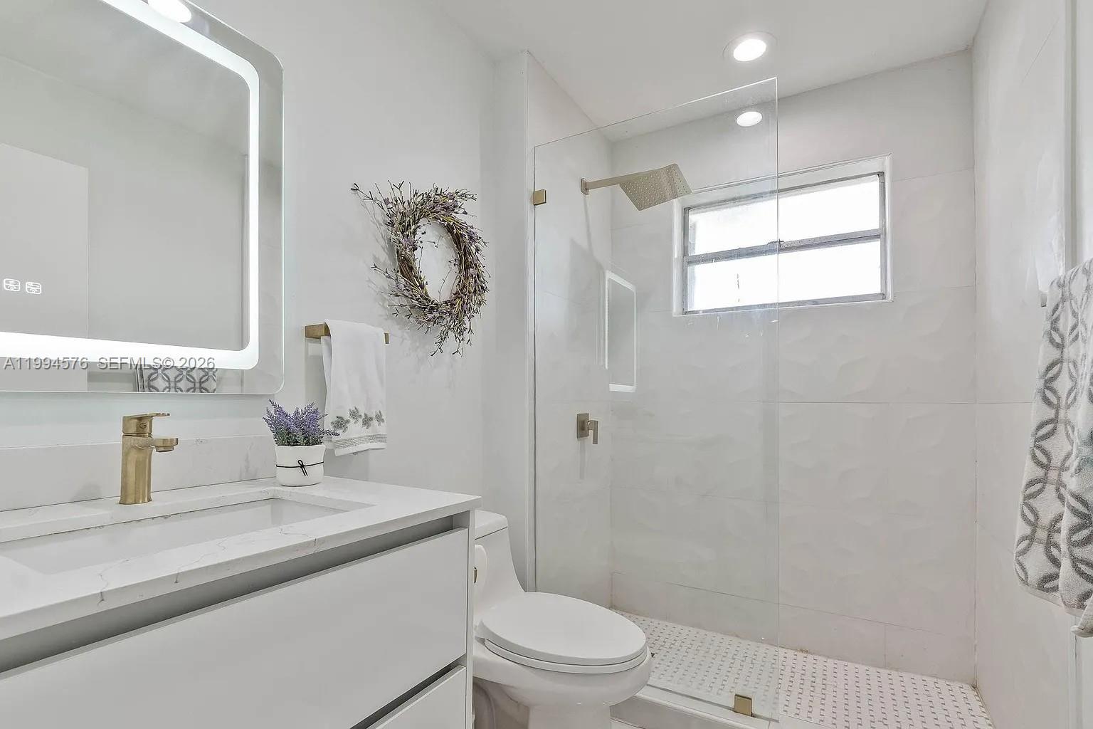 WOODGATE CONDOMINIUM 43 - Residential Lease