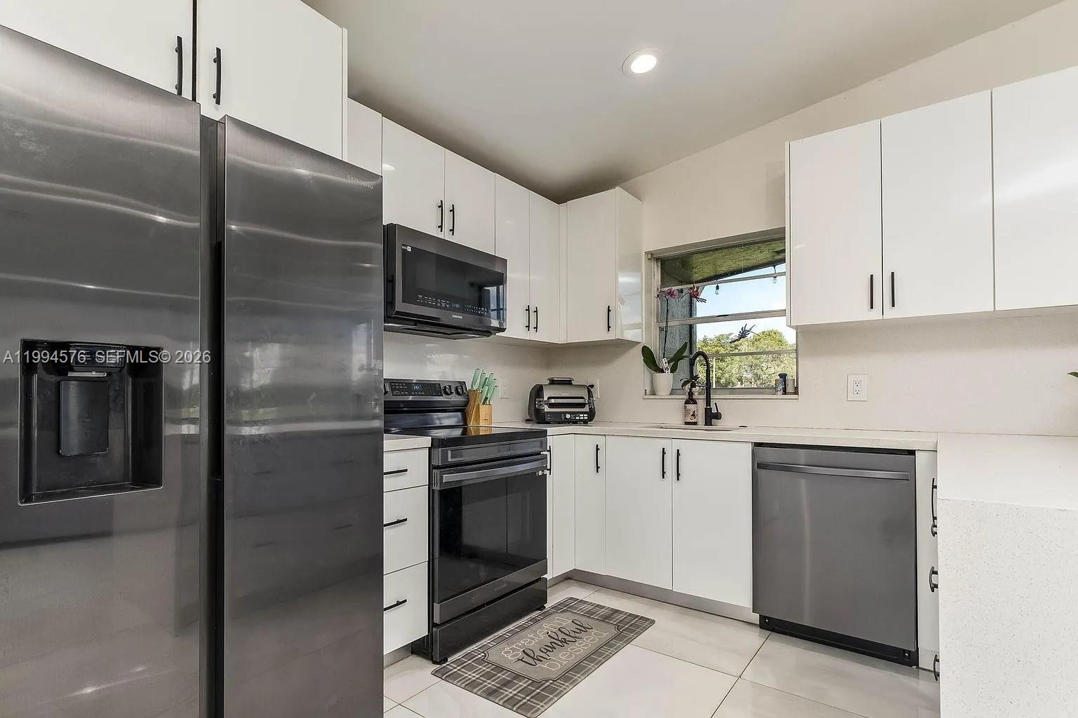 WOODGATE CONDOMINIUM 43 - Residential Lease