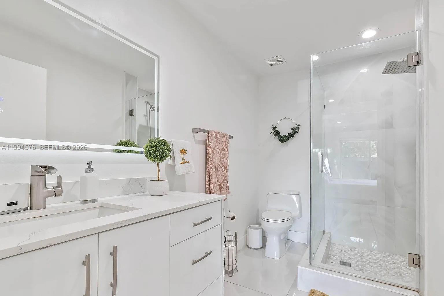 WOODGATE CONDOMINIUM 43 - Residential Lease