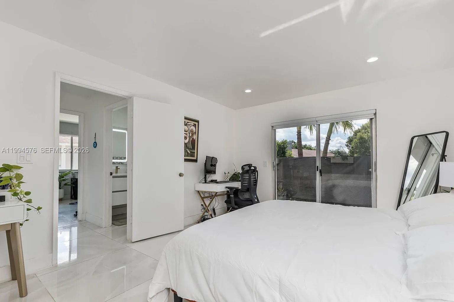 WOODGATE CONDOMINIUM 43 - Residential Lease