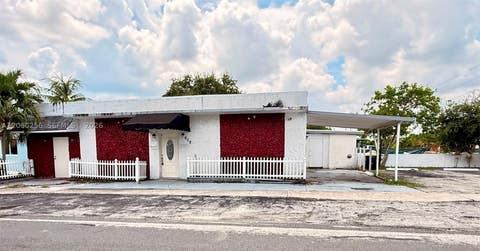 Photo of 608 SW 12th Ave, Dania Beach, FL 33004 (MLS # A12060256)