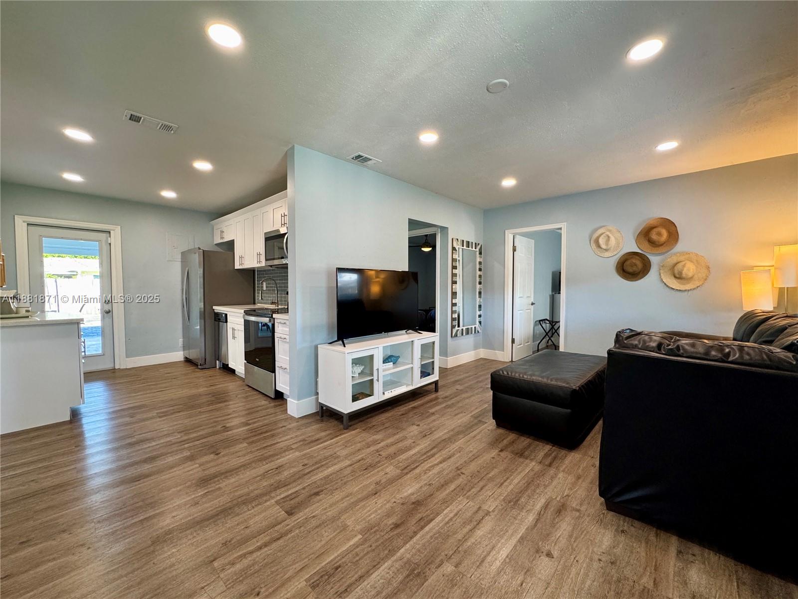 NORTH ANDREWS GARDENS 2ND - Residential Lease