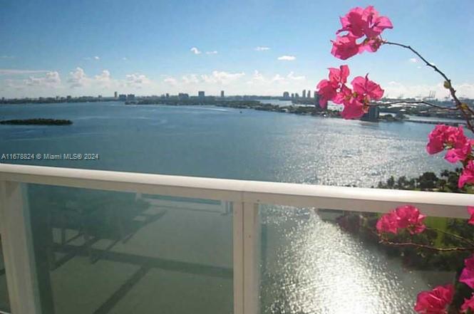 2020 N Bayshore Dr 2204