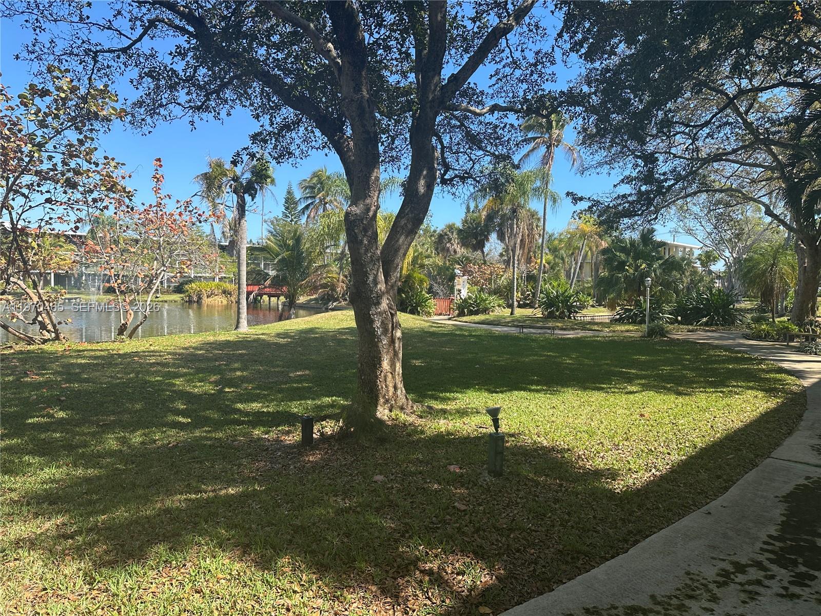 DEERFIELD LAKE CONDOMINIU - Residential