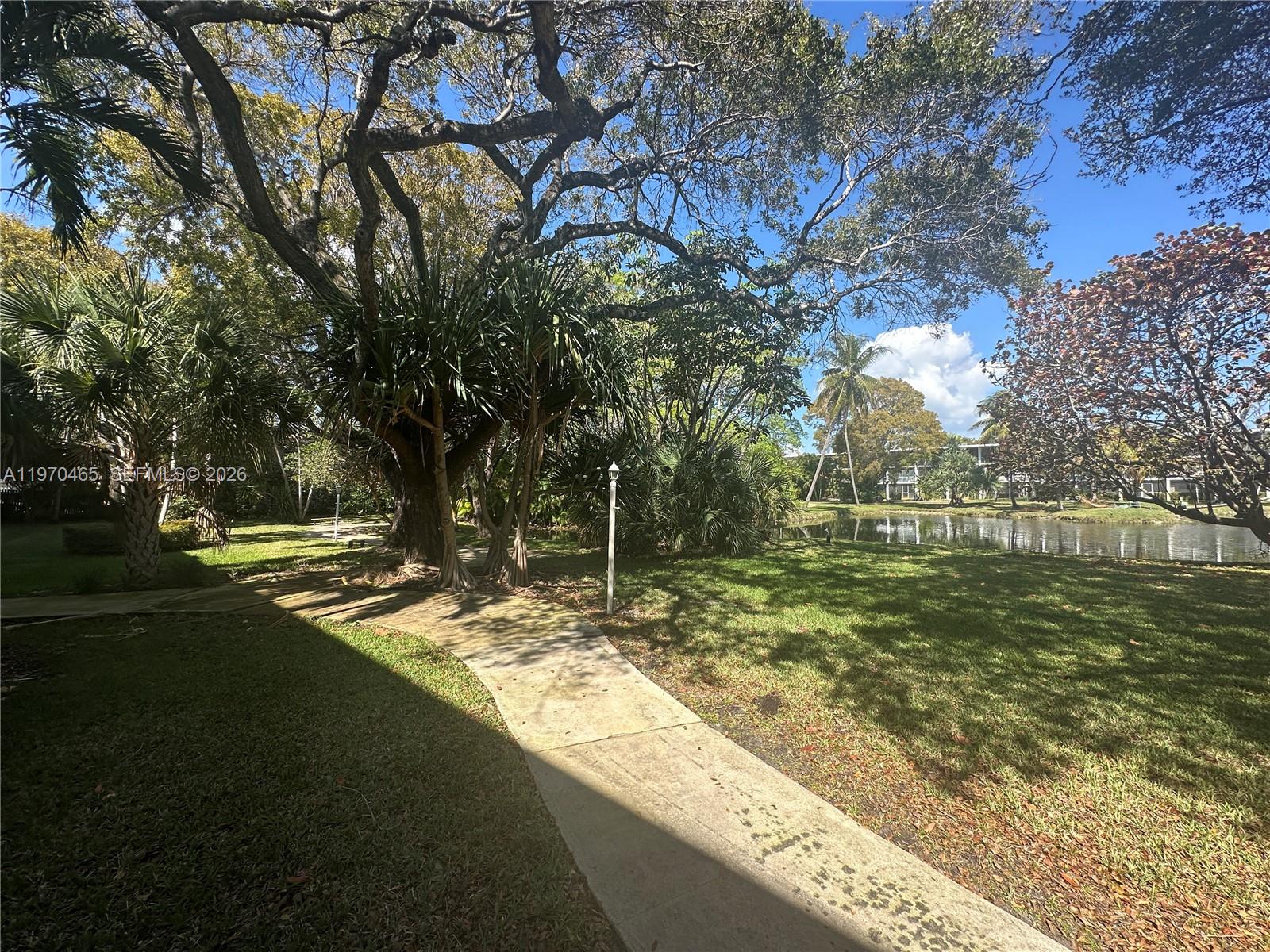 DEERFIELD LAKE CONDOMINIU - Residential