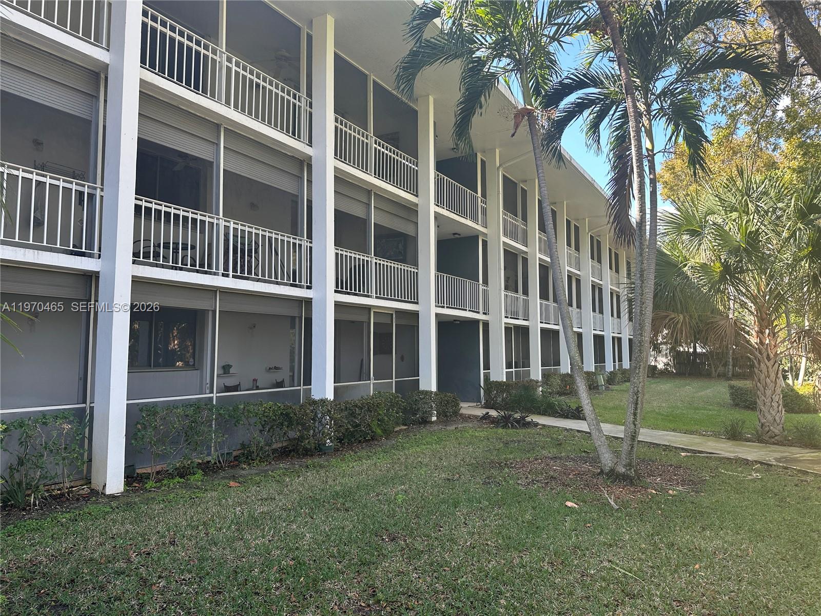 DEERFIELD LAKE CONDOMINIU - Residential