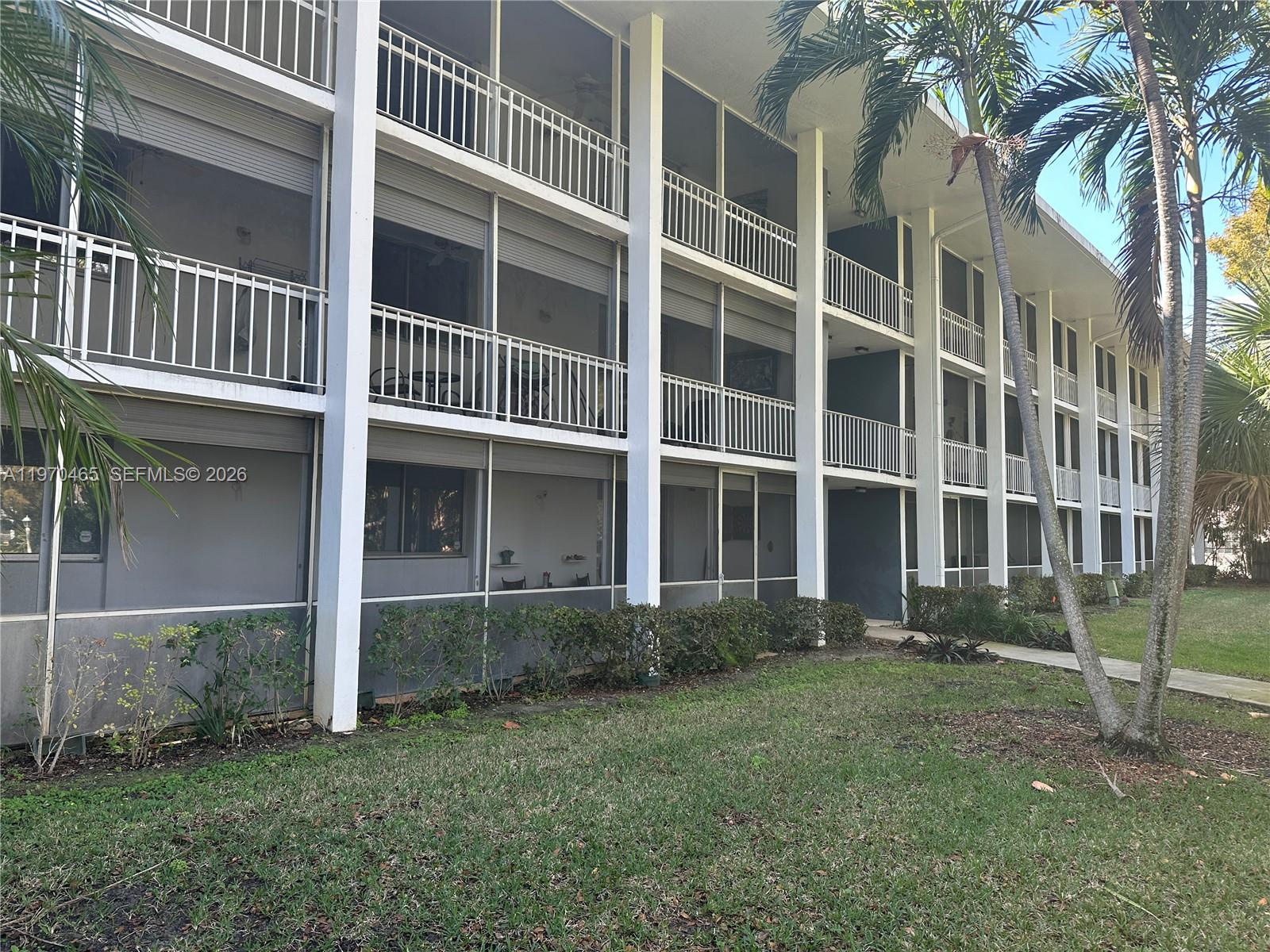 DEERFIELD LAKE CONDOMINIU - Residential