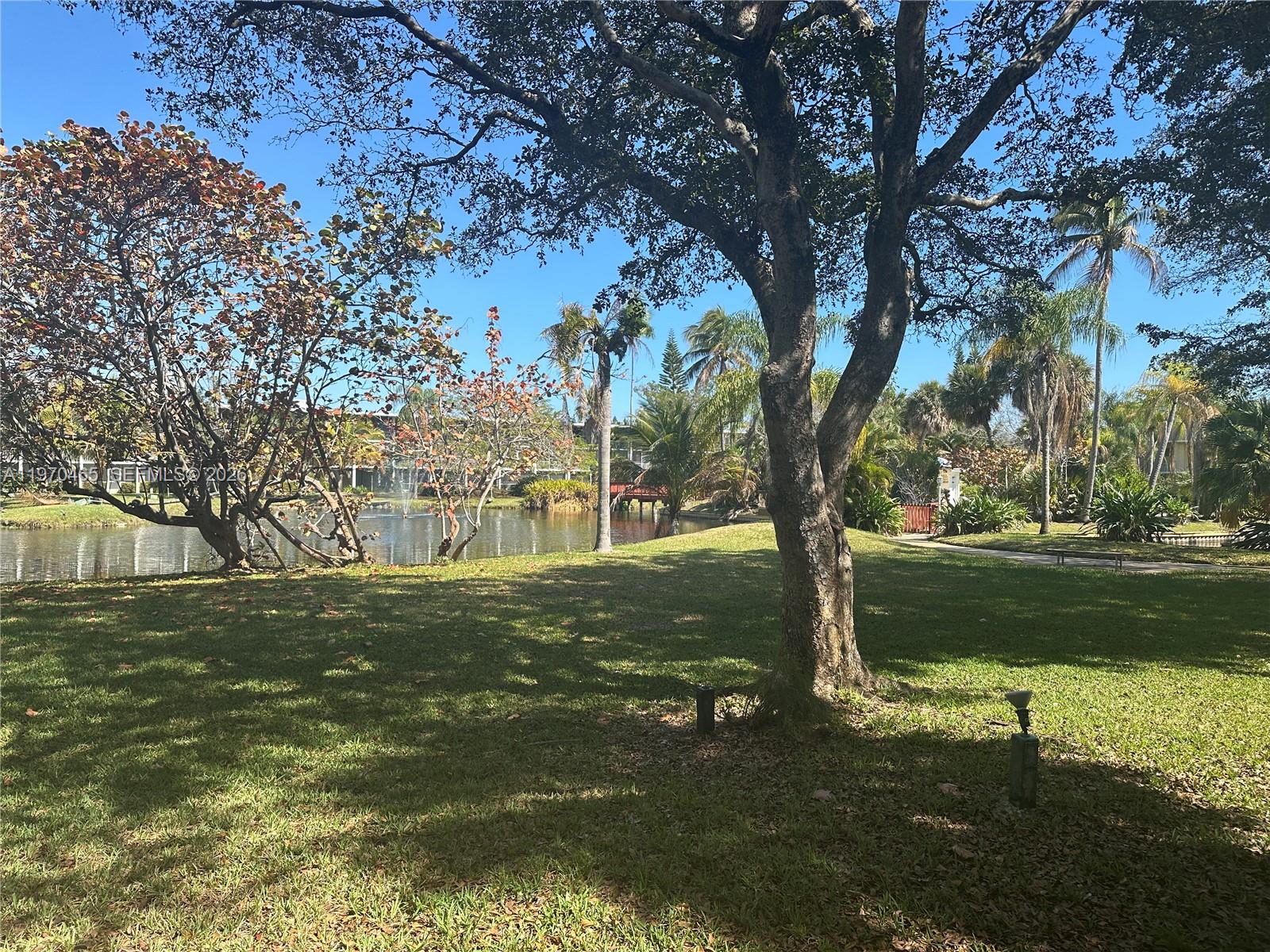 DEERFIELD LAKE CONDOMINIU - Residential