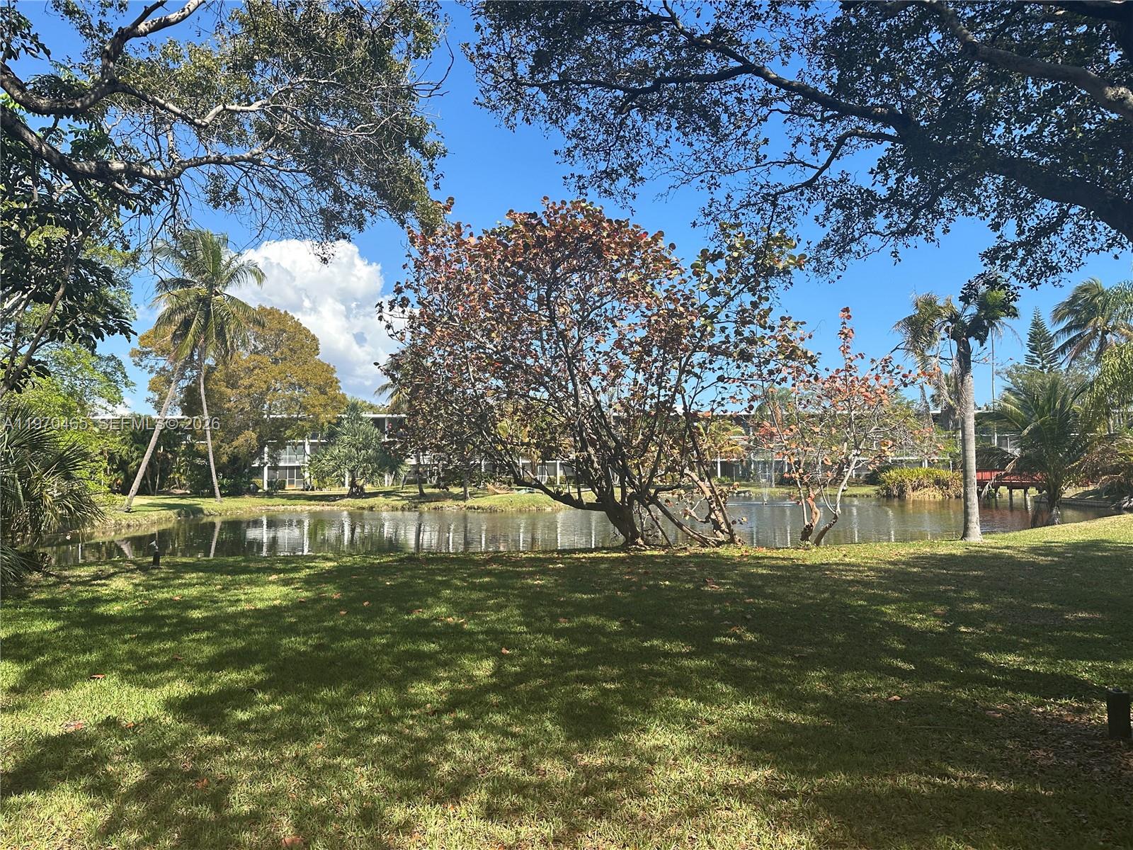 DEERFIELD LAKE CONDOMINIU - Residential