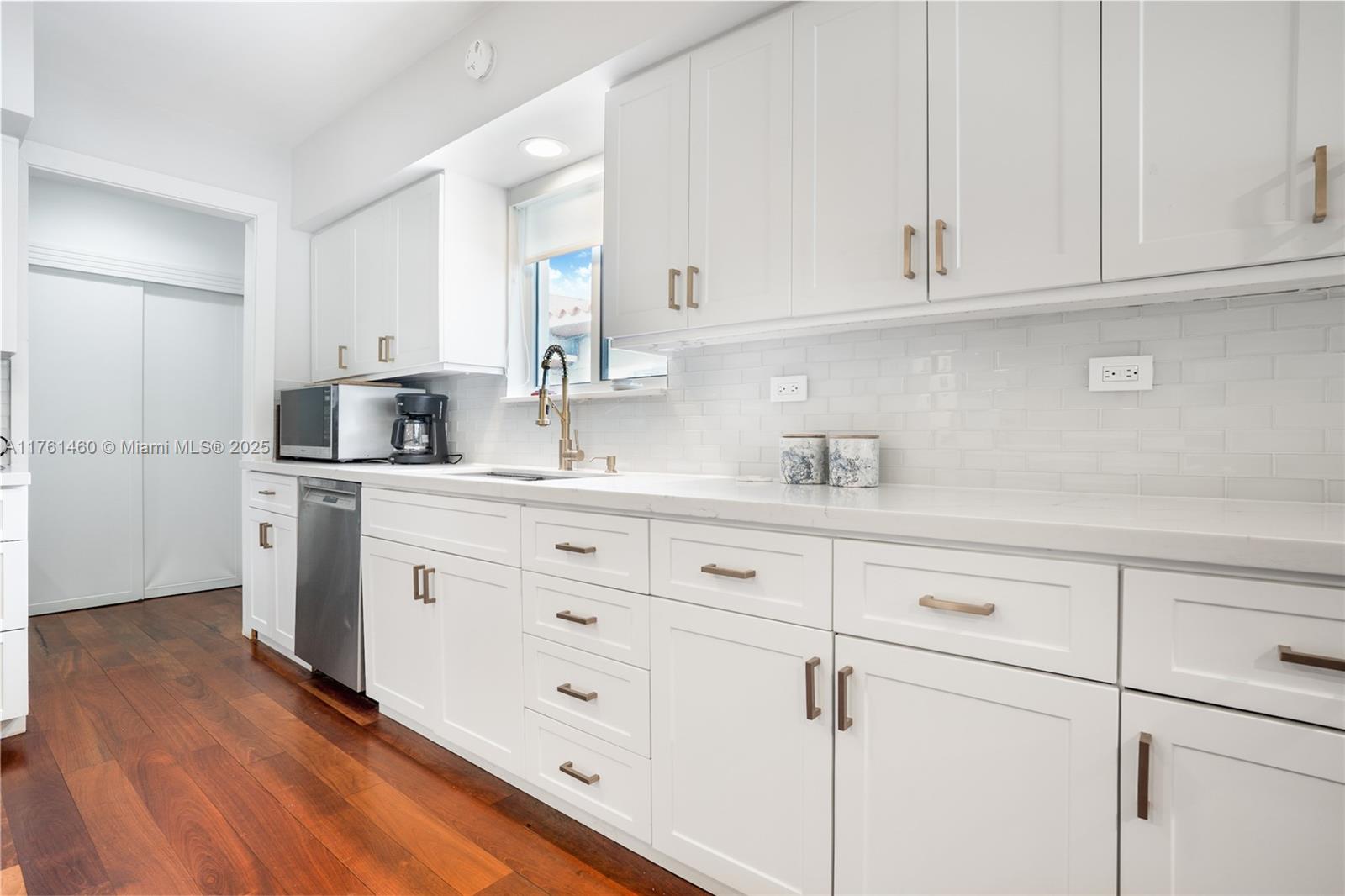 BISCAYNE POINT - Residential