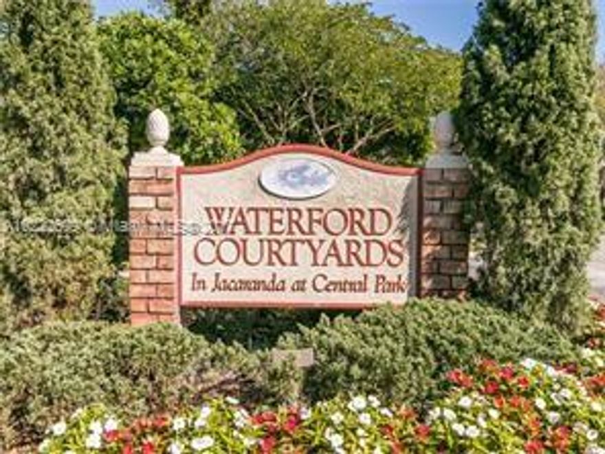 Beautifull townhouse located in the amazing community in Central Park. New A/C, wood floors on the stairs and tile dowstairs. Full size washer and Dryer. Large master bedroom with walk-in closet and private balcony. The master bathroom has double sink. Private fence. This unit can be rented imediately. Won't last !