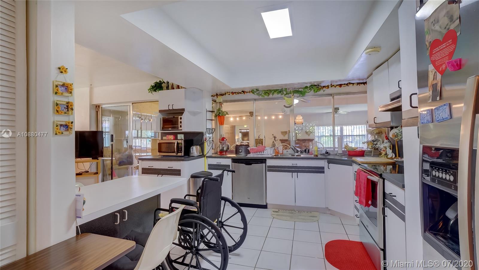 MOFFATVILLE - Residential