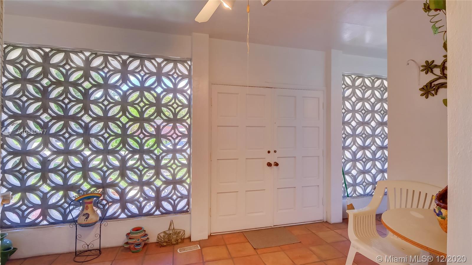 MOFFATVILLE - Residential