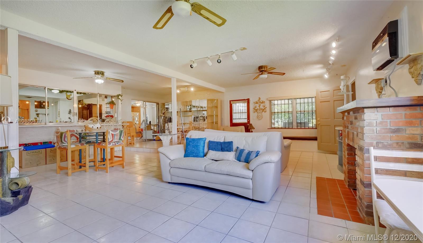 MOFFATVILLE - Residential