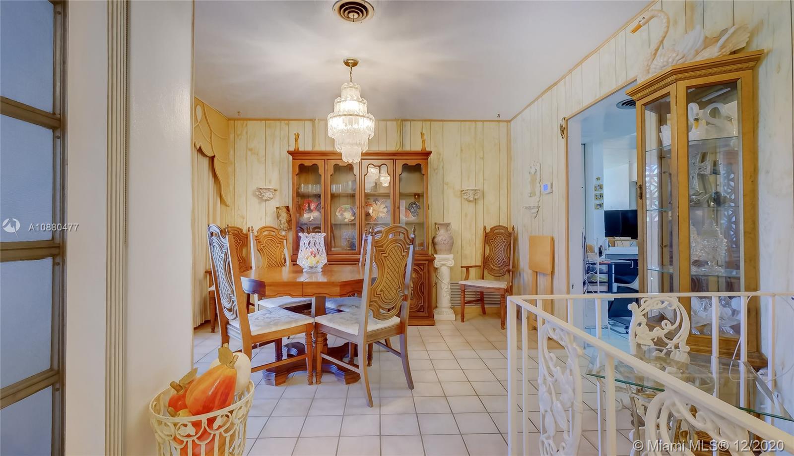 MOFFATVILLE - Residential