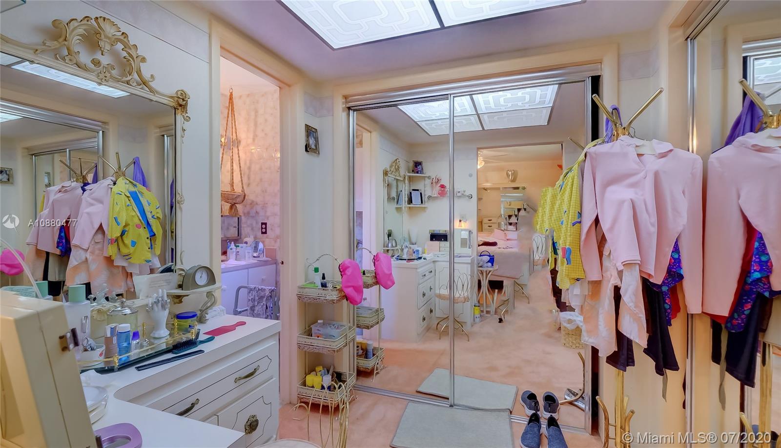 MOFFATVILLE - Residential