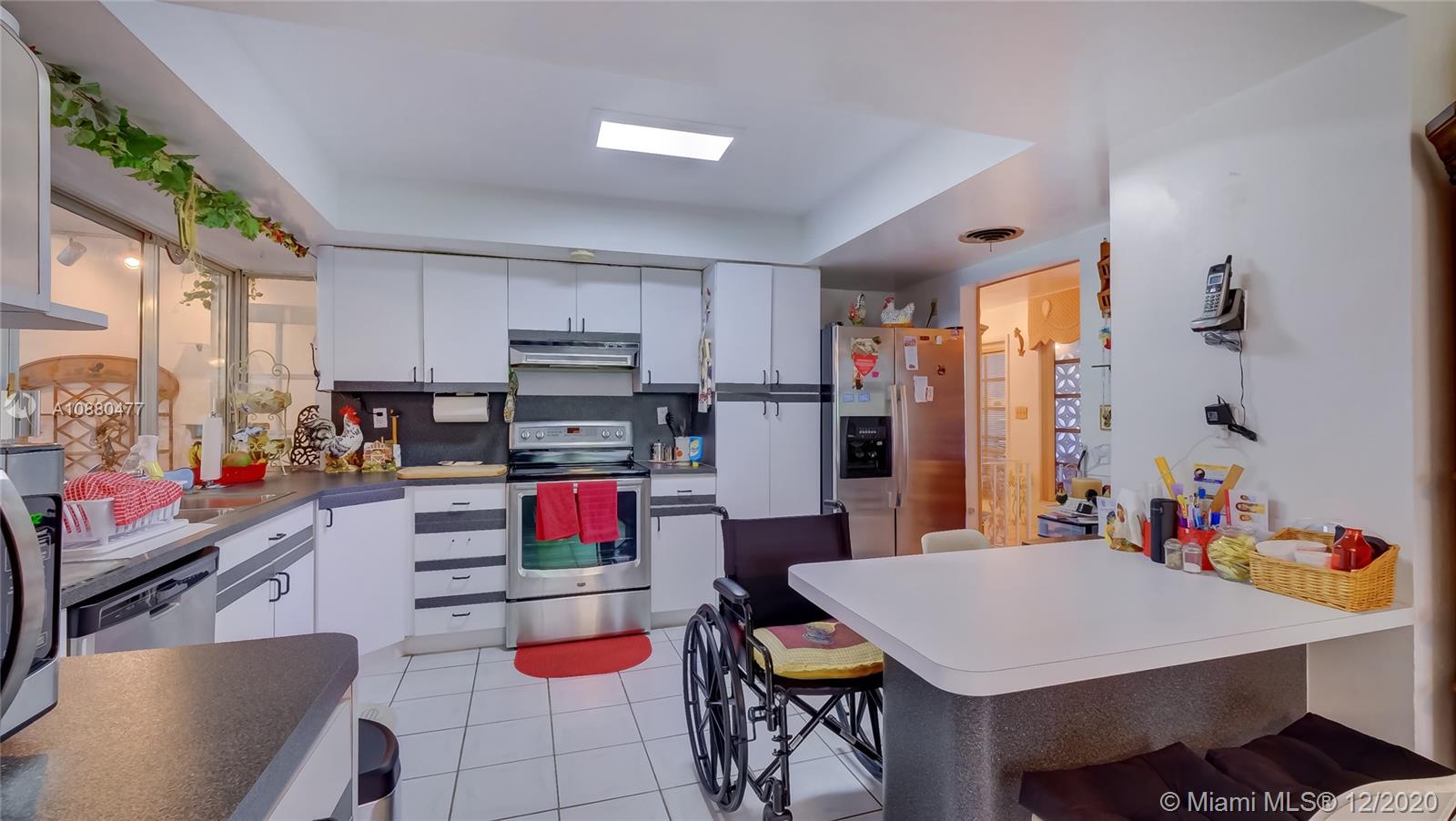 MOFFATVILLE - Residential