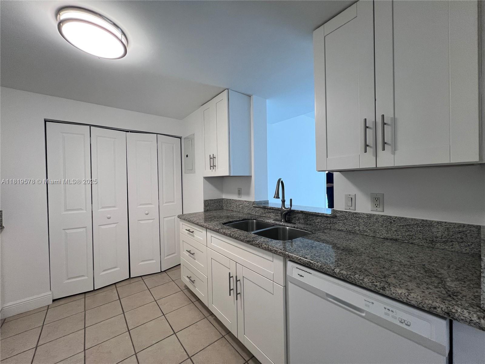 VUE AT BRICKELL CONDO - Residential