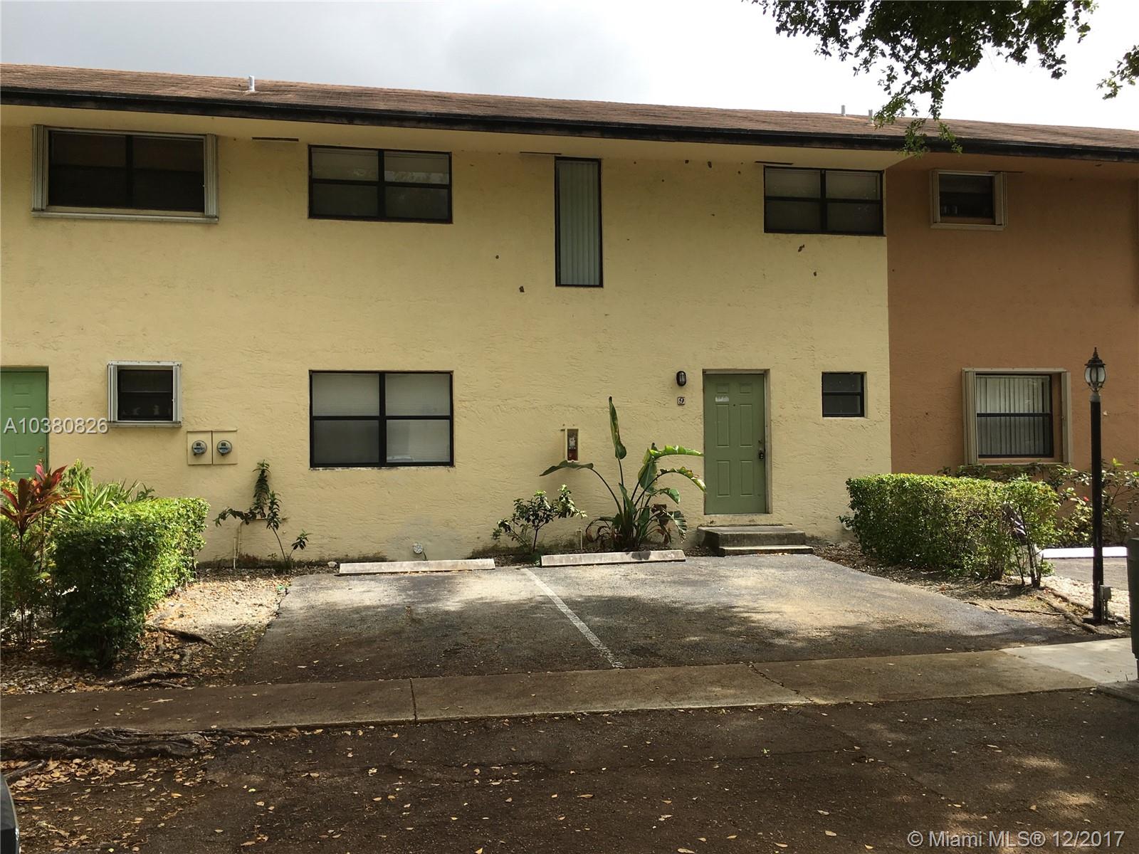 3/2.5 Townhouse, Great N Miami Location on Quite Street. Well maintained unit with tile floors, Modern Kitchen, Dinning Room, Living Room, Den/Office, Central AC, Walk-In Closet. Pest Control & Lawn Care Included. UNIT IS MUCH LARGER THAN TAX ROLLS. Easy to Show, Please schedule through MLS/Showassist.