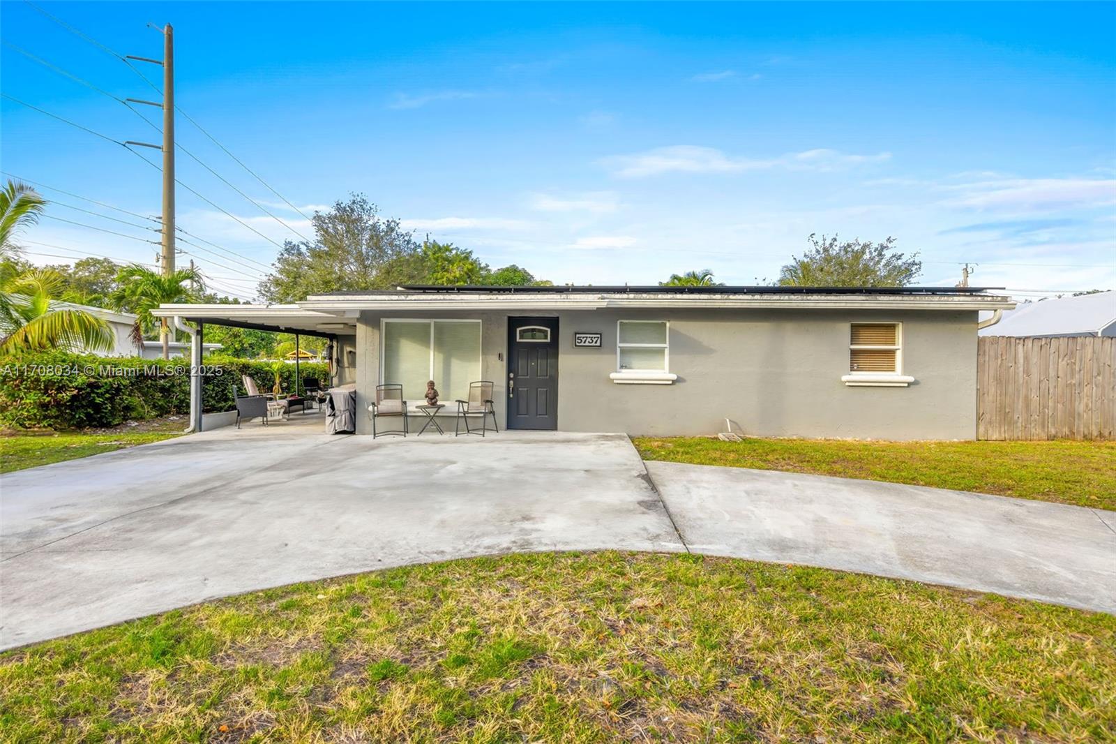 5737 Greene St, Hollywood, Broward County, Florida - 3 Bedrooms  
2 Bathrooms - 