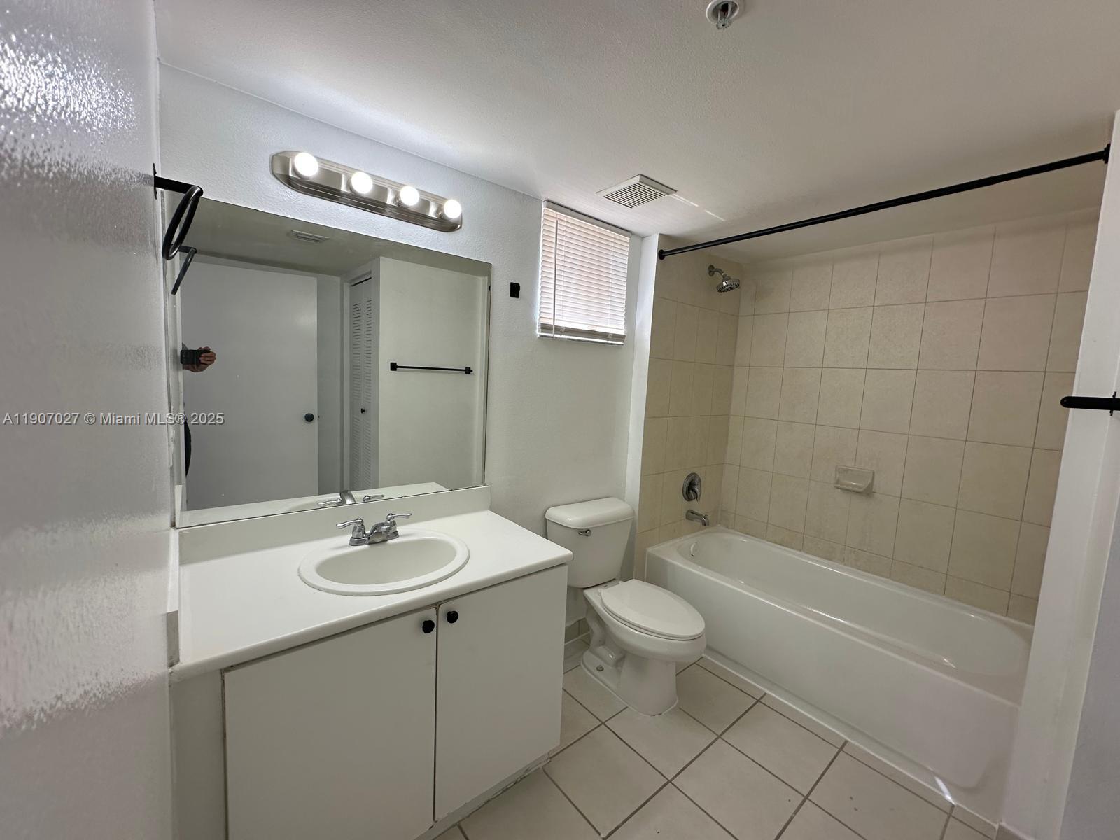 THE OAKS AT MIAMI GARDENS - Residential