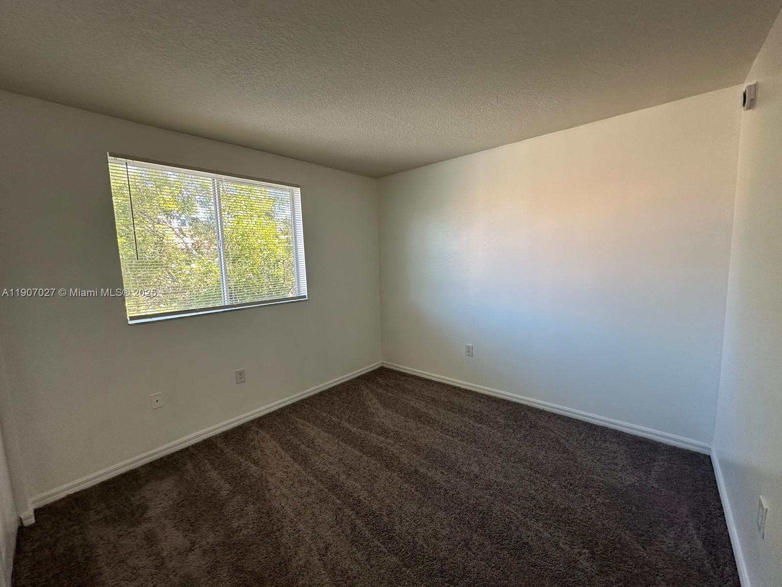 THE OAKS AT MIAMI GARDENS - Residential