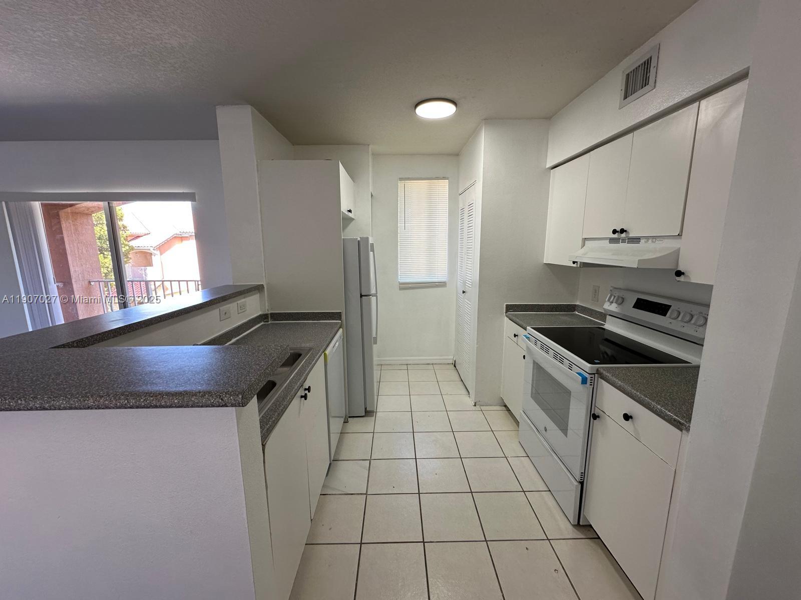 THE OAKS AT MIAMI GARDENS - Residential