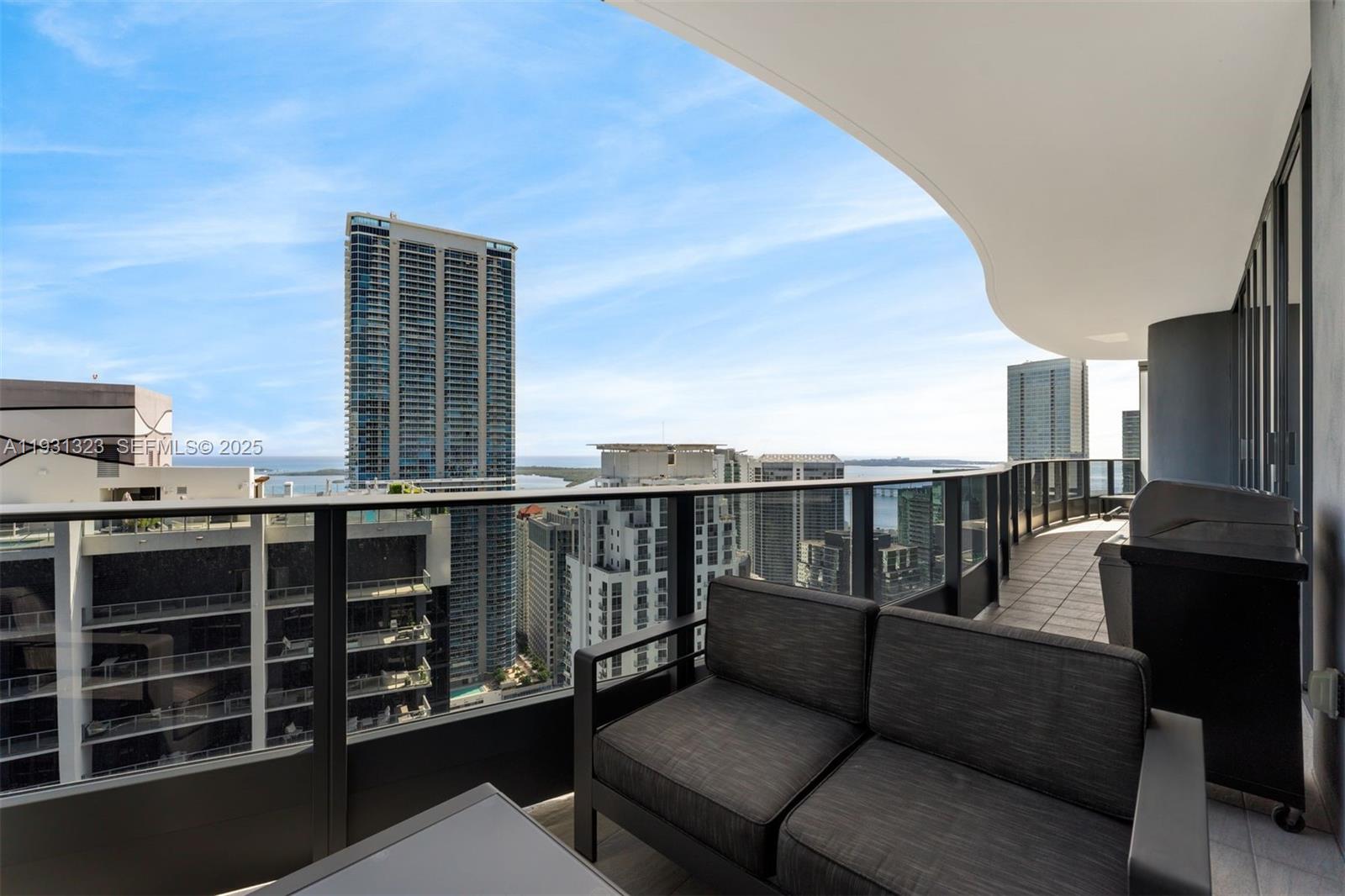 1000 Brickell Plz PH5203