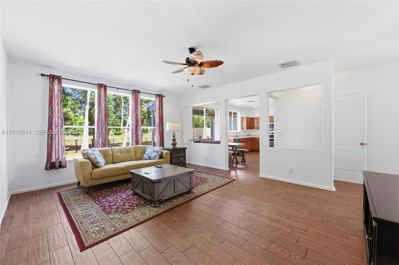 PALM POINTE - Residential