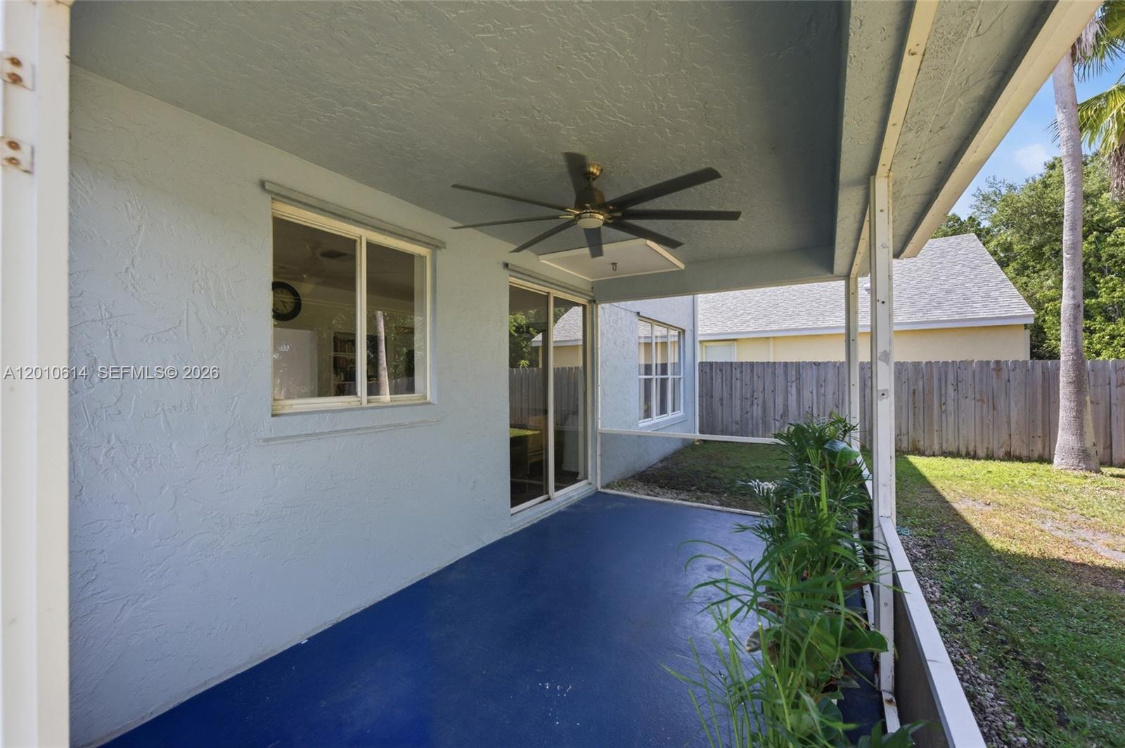PALM POINTE - Residential