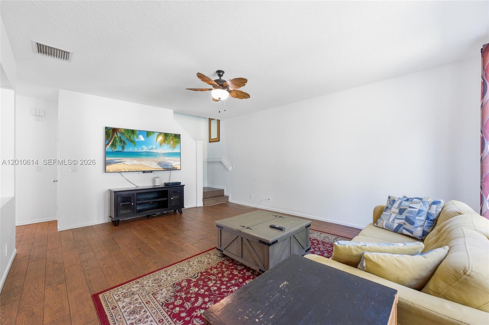 PALM POINTE - Residential