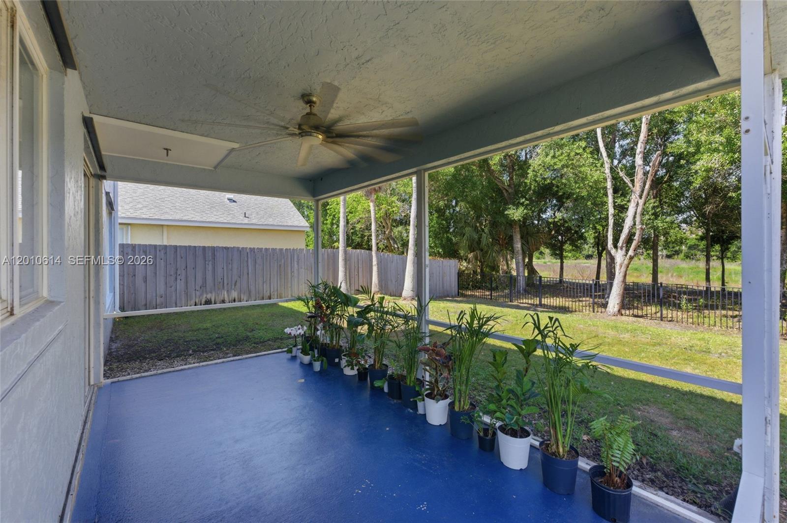 PALM POINTE - Residential