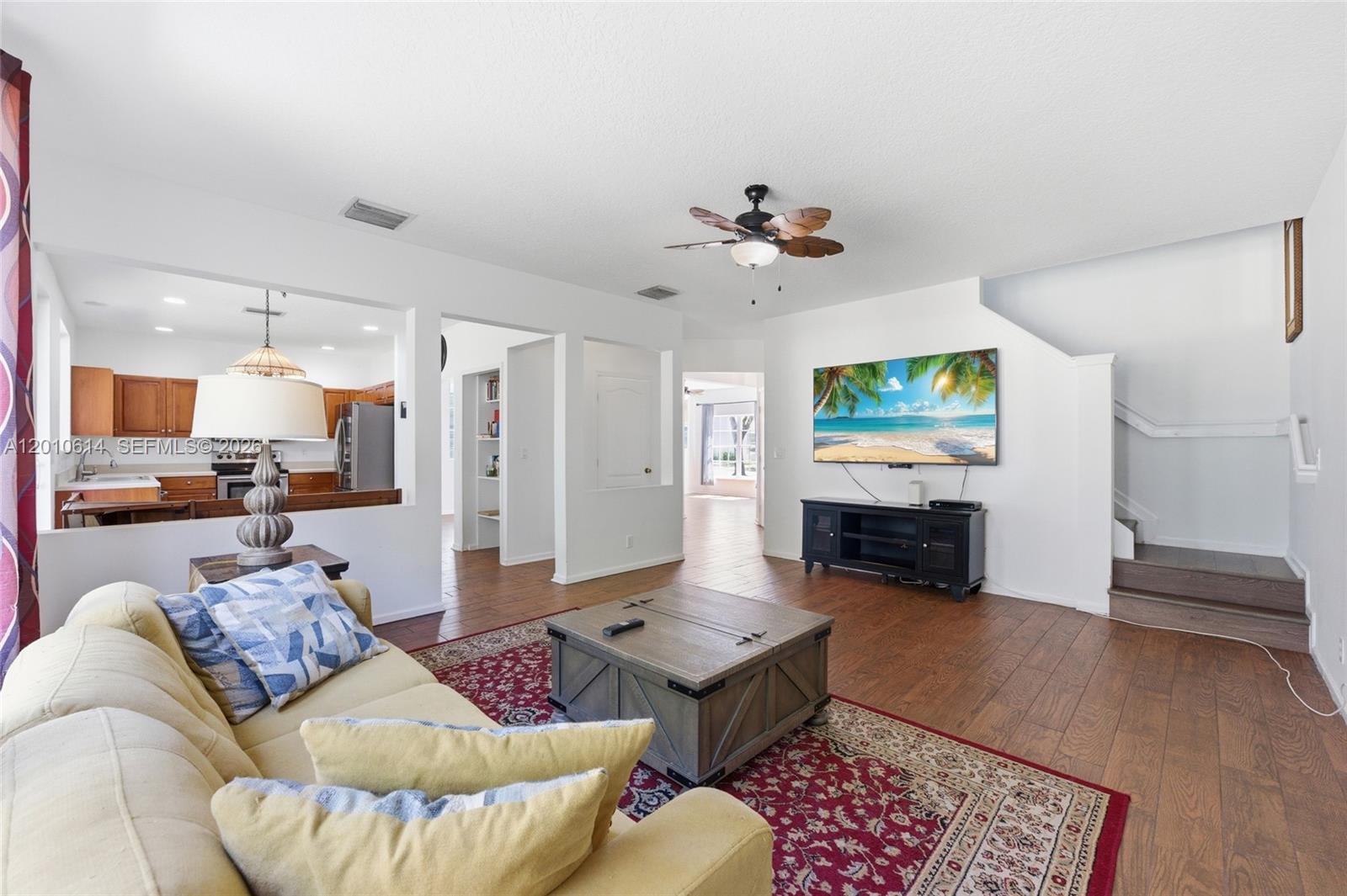 PALM POINTE - Residential
